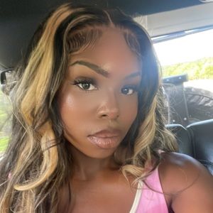 Meet your Posher, Mekayla